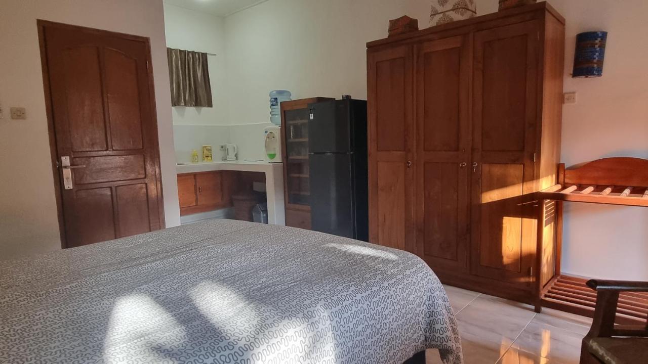 Catra Homestay Beach Apartments Candidasa Buitenkant foto