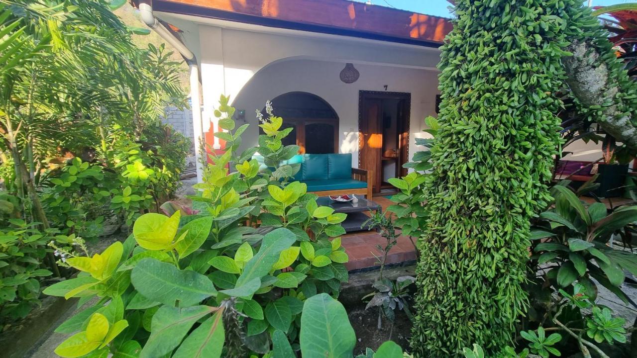 Catra Homestay Beach Apartments Candidasa Buitenkant foto